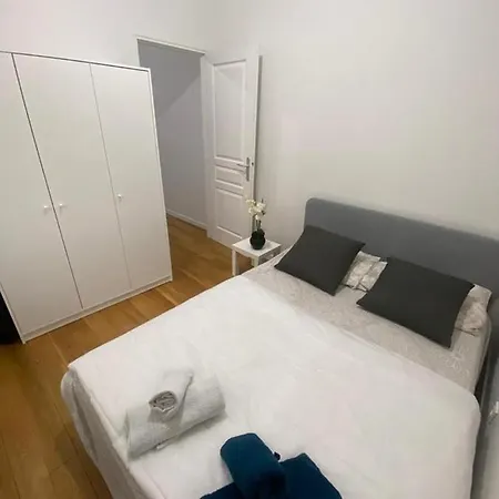 Cosy Equiped Flat Next To Paris *